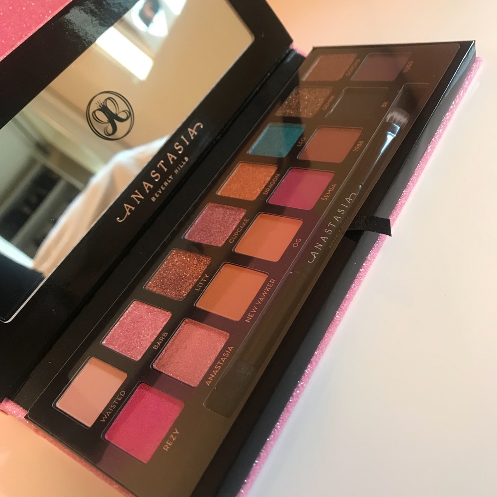 ABH X AMREZY PR KIT *RARE, LIMITED EDITION* - Picture 5 of 8